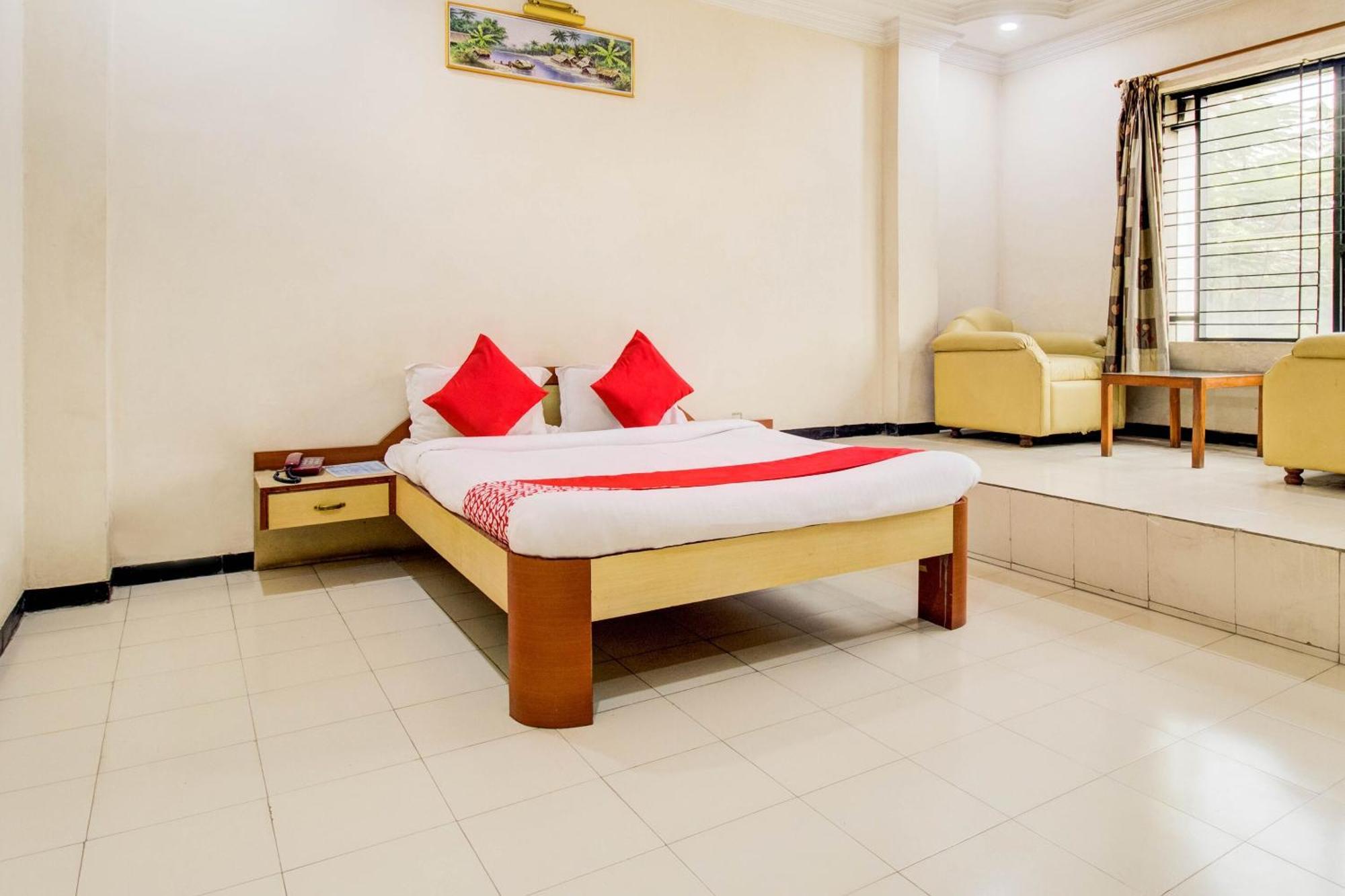 Hotel O Sri Jai Palace Нашик Екстер'єр фото