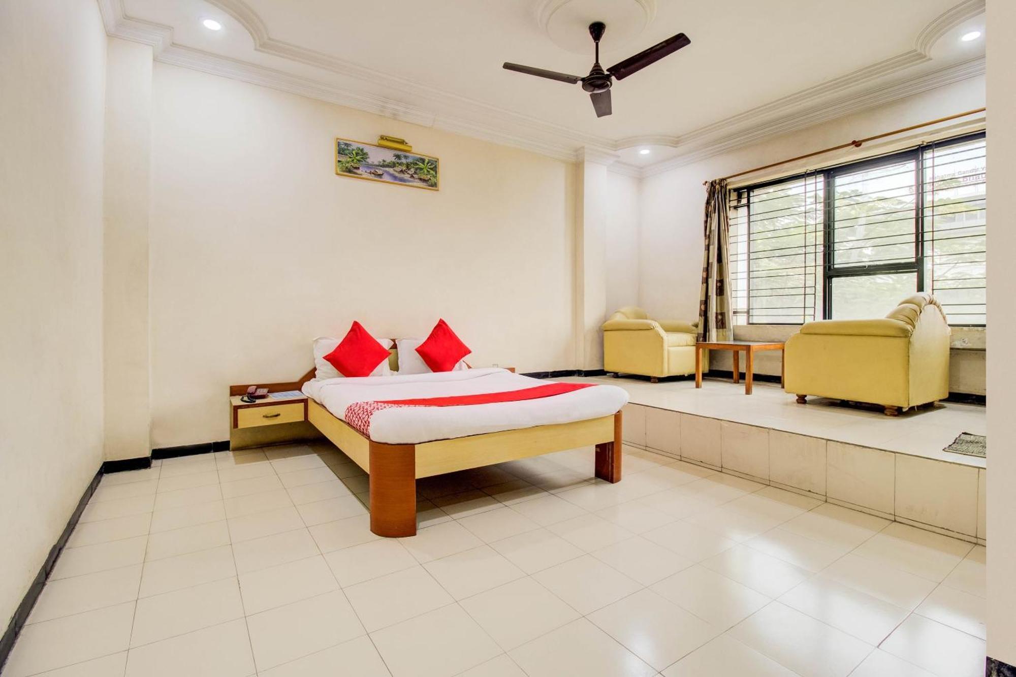Hotel O Sri Jai Palace Нашик Екстер'єр фото